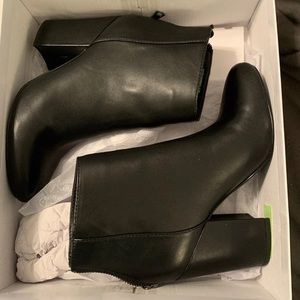 Steve Madden black block heel booties